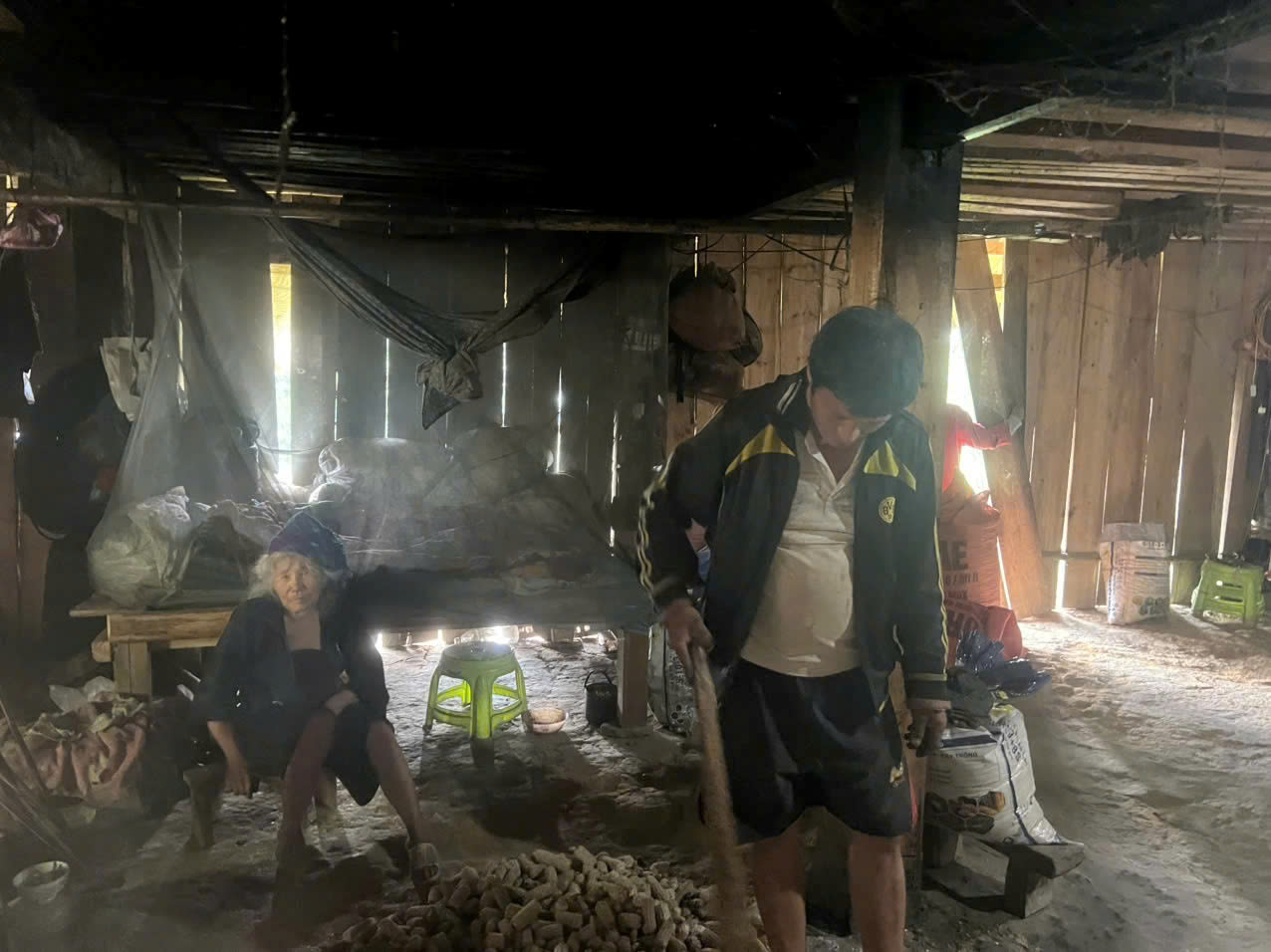 Hoàn cảnh khó khăn của nhà em Châu Thị Si